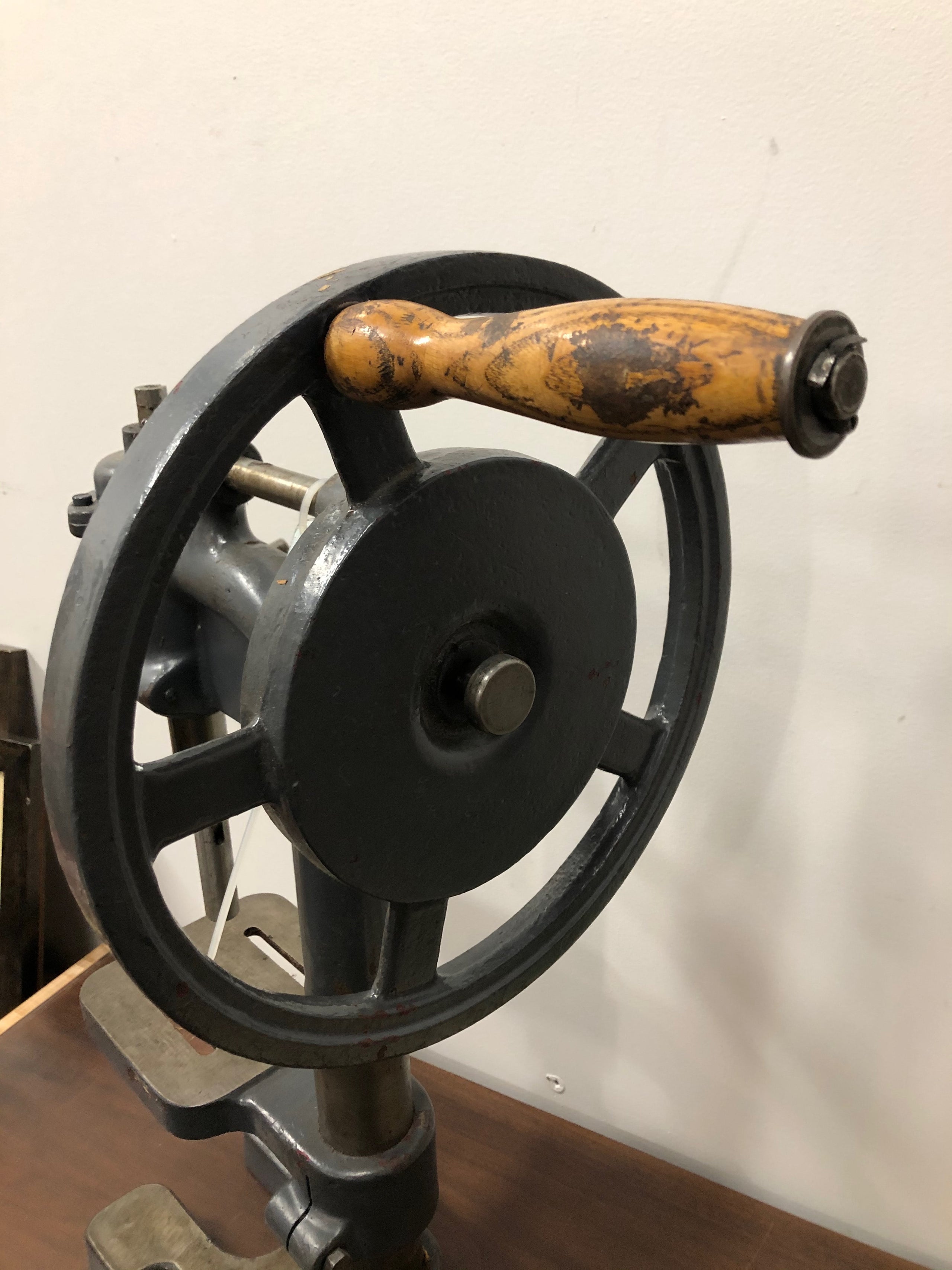 Hand cranked shop pillar drill
